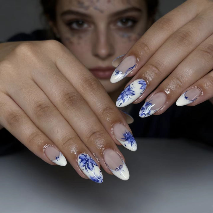 Artificial nails with floral pattern and elegant accents Stornfield