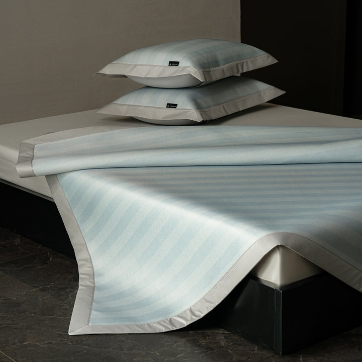 Woven summer bed runner with matching pillow covers