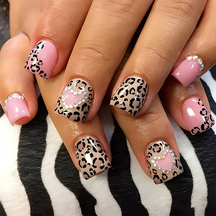 Elegant leopard print artificial nails Stornfield