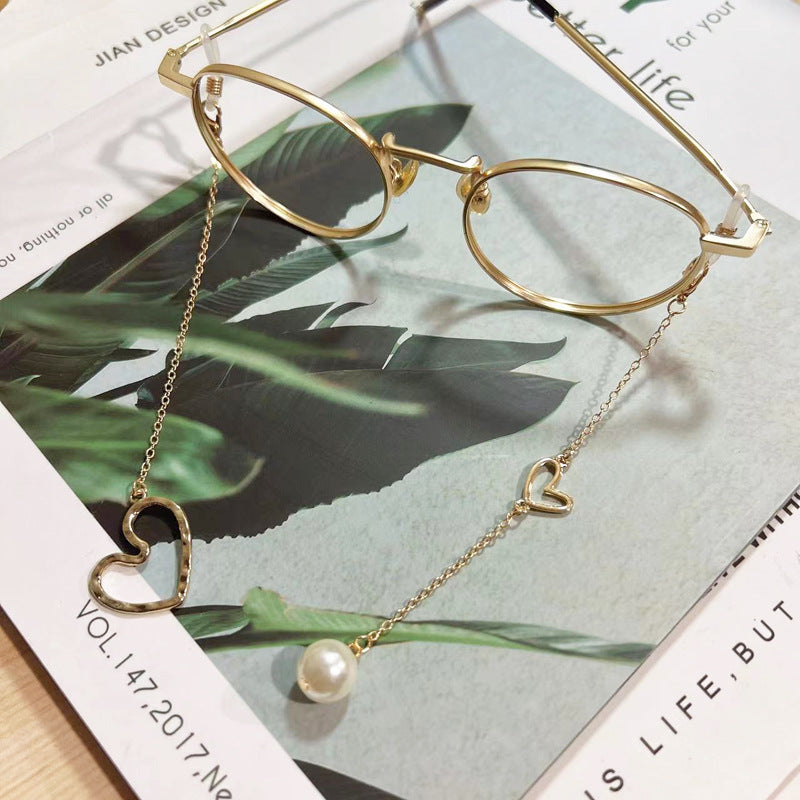 Heart-Shaped Pearl Accent Eyewear Chain Stornfield