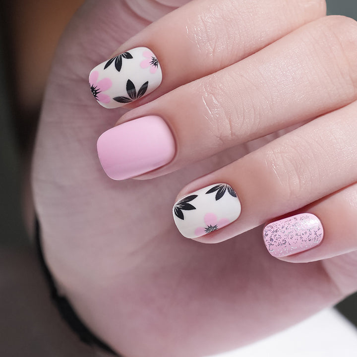 Festive Holiday Themed Press-On Nails