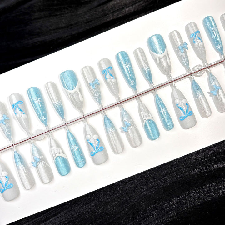 Winter-Themed Press-On Nail Set