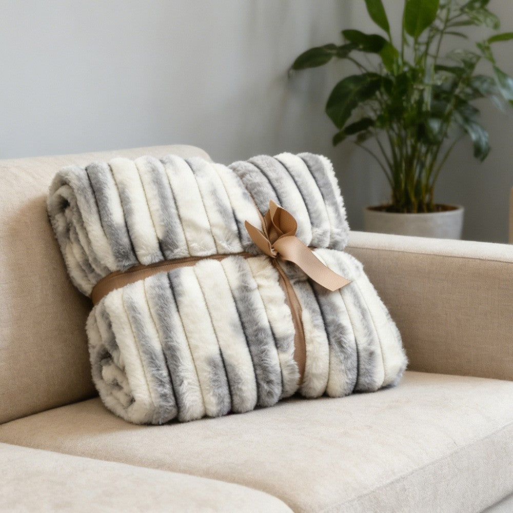 Women Super Soft Plush Blanket with 3D Structure Stornfield
