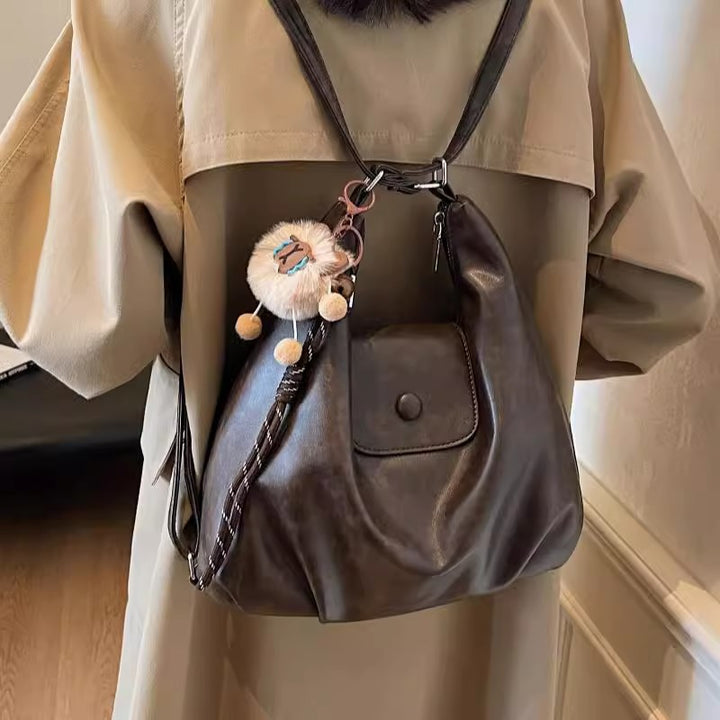 Modern shoulder bag with practical flap closure Stornfield
