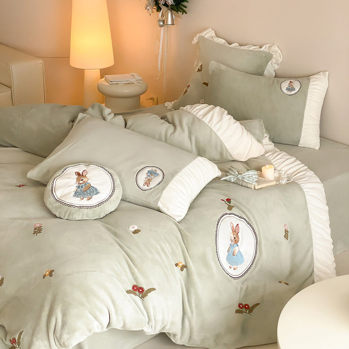 Soft-Touch Velvet-Feel Duvet Cover Set with Appliqué Rabbit Motifs & Ruffled Shams