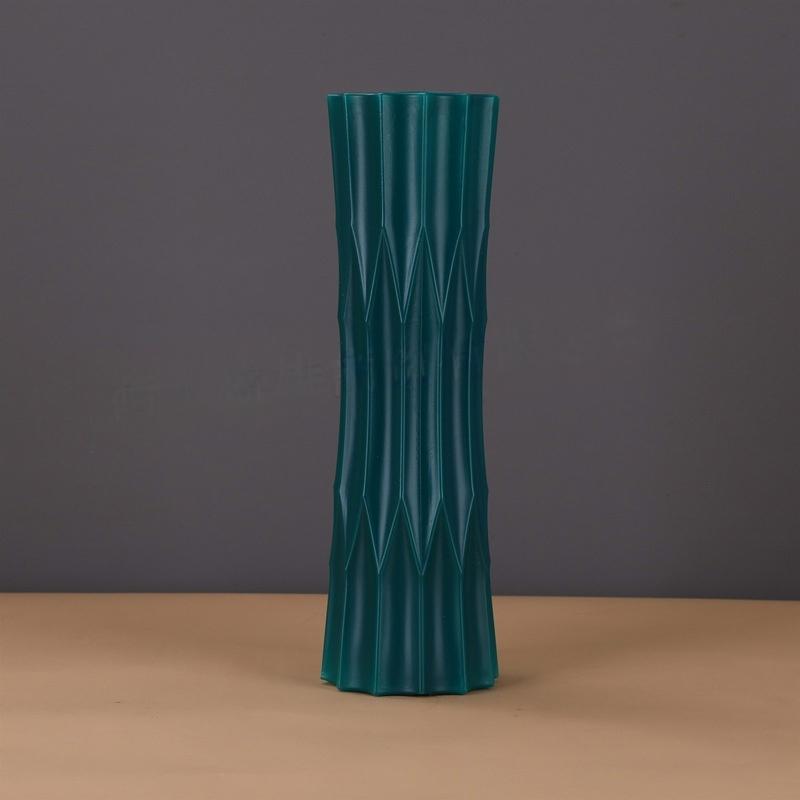 Decorative Modern Twist Stornfeild