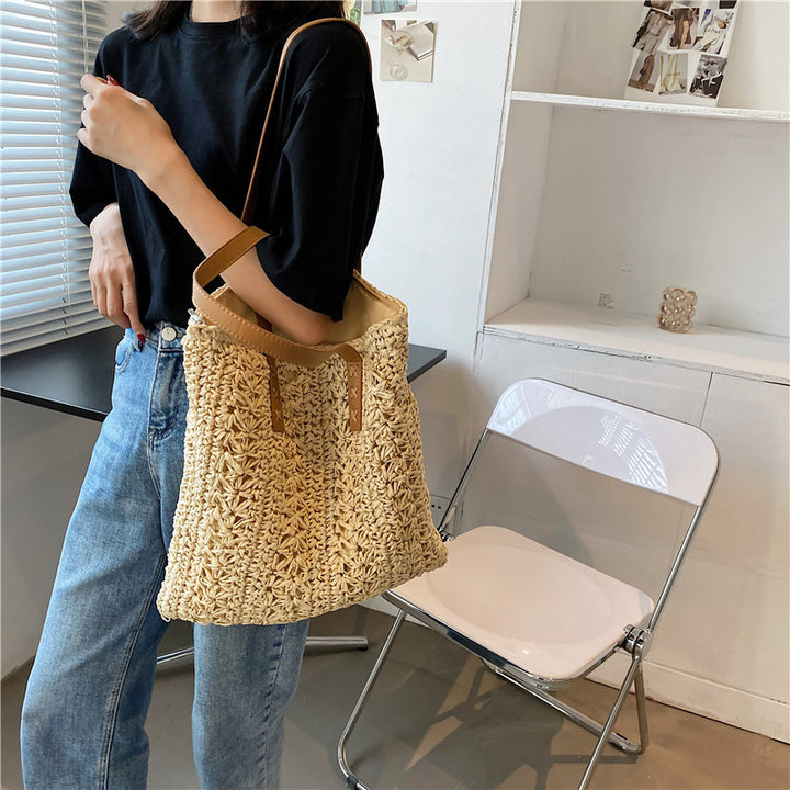 Bag made of woven natural material Stornfield