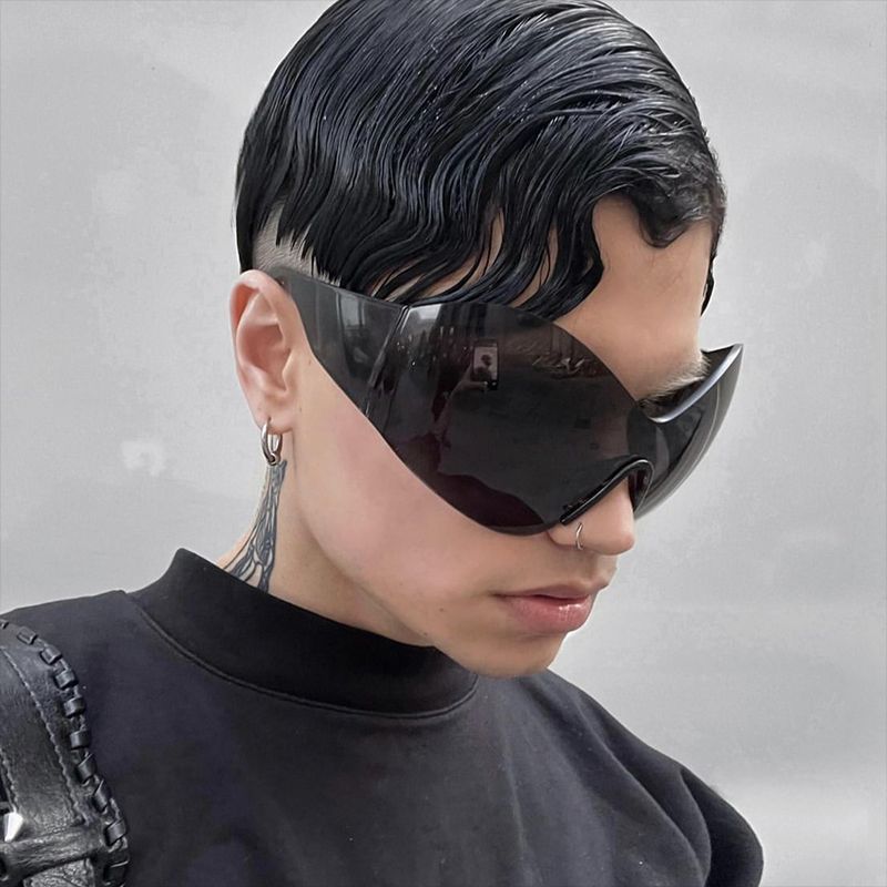 Women's visor-style sunglasses with innovative protection design Stornfield