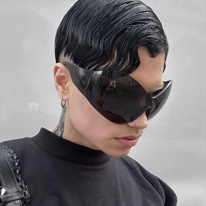 Women's visor-style sunglasses with innovative protection design Stornfield