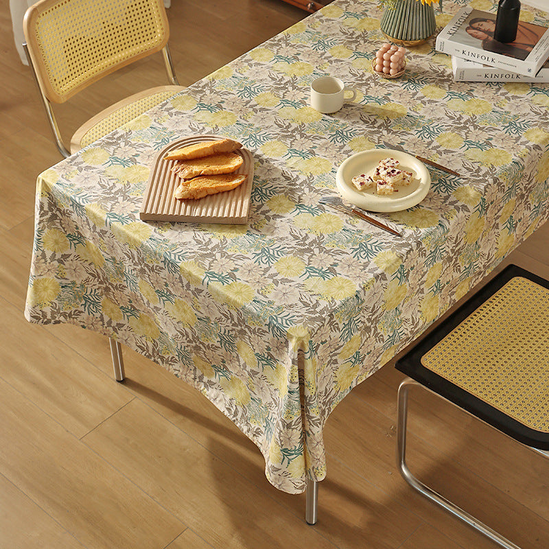 Wipeable tablecloth made of polyester with floral watercolor look and water-repellent coating Stornfield