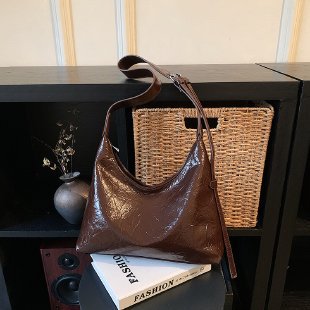 Soft Leather Minimalist Hobo Bag Stornfield