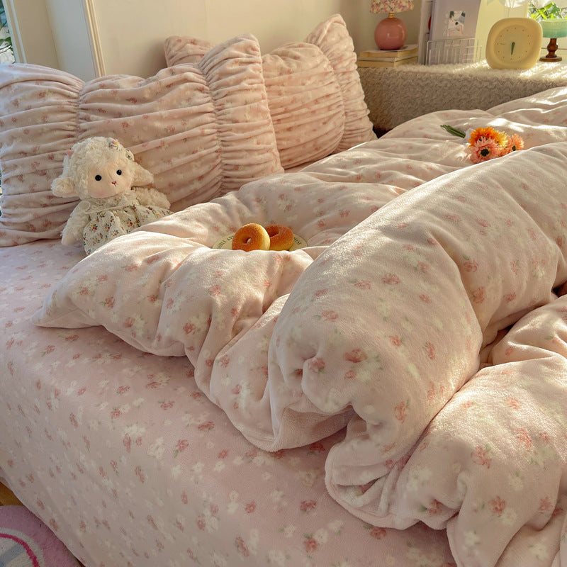 Ultra-Soft Floral Pattern Fleece Blanket
