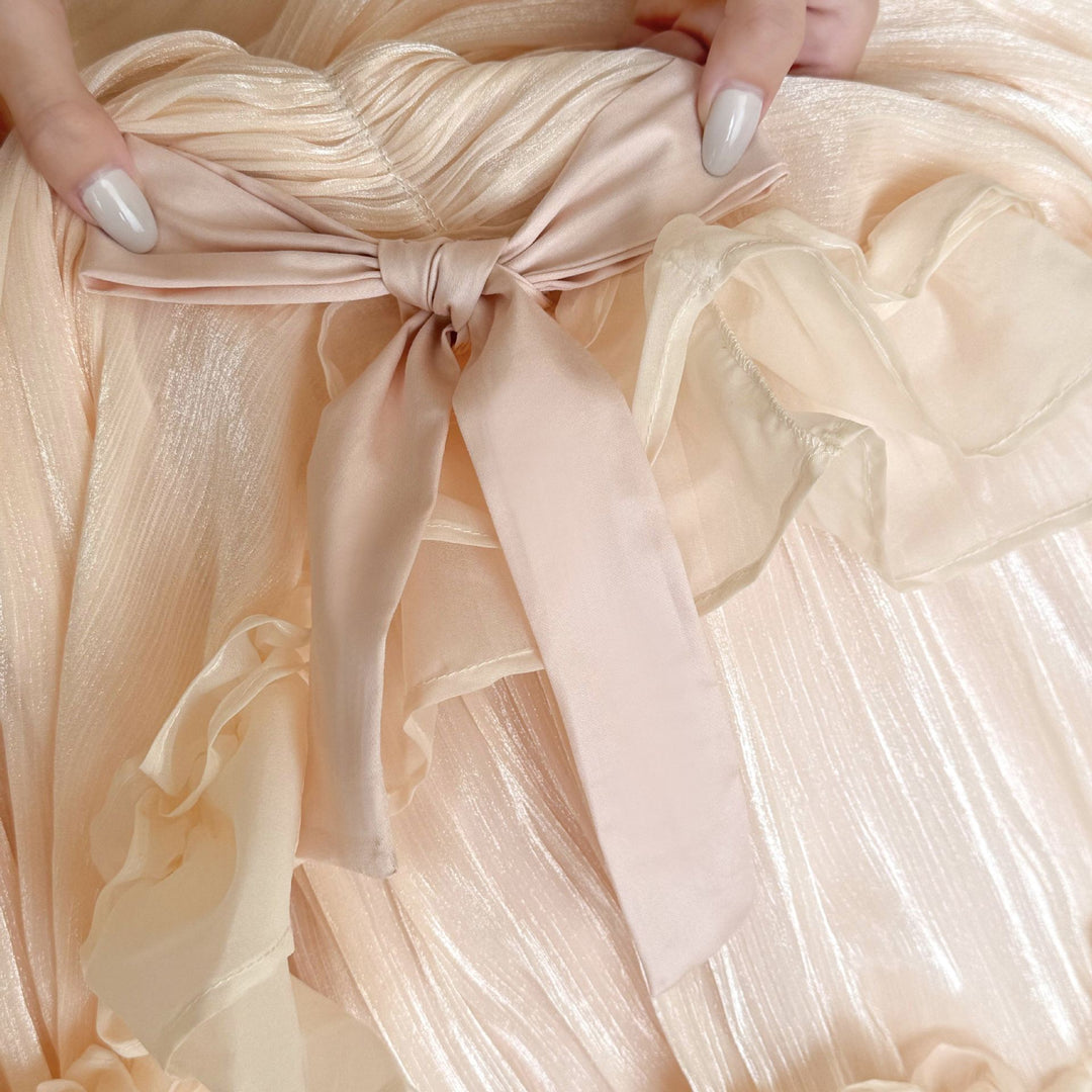 Romantic bedding set with gathered chiffon ruffle and decorative pillow