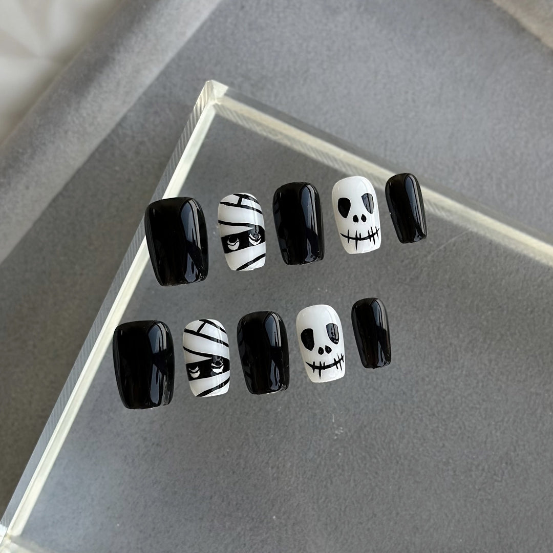 Halloween-Themed Press-On Nail Set