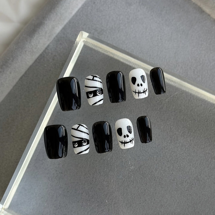 Halloween-Themed Press-On Nail Set