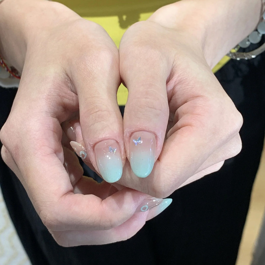 Elegant Floral Press-On Nail Set