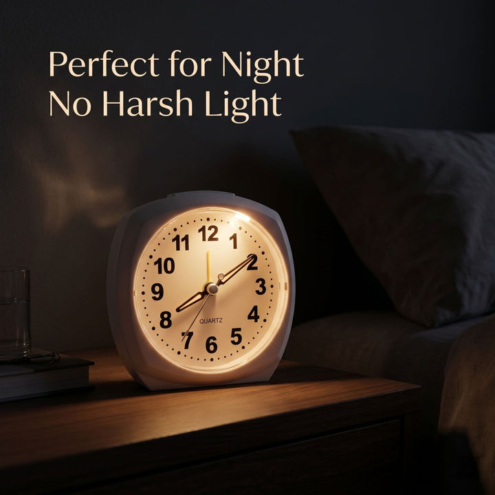 Analog alarm clock with night light and snooze function Stornfield