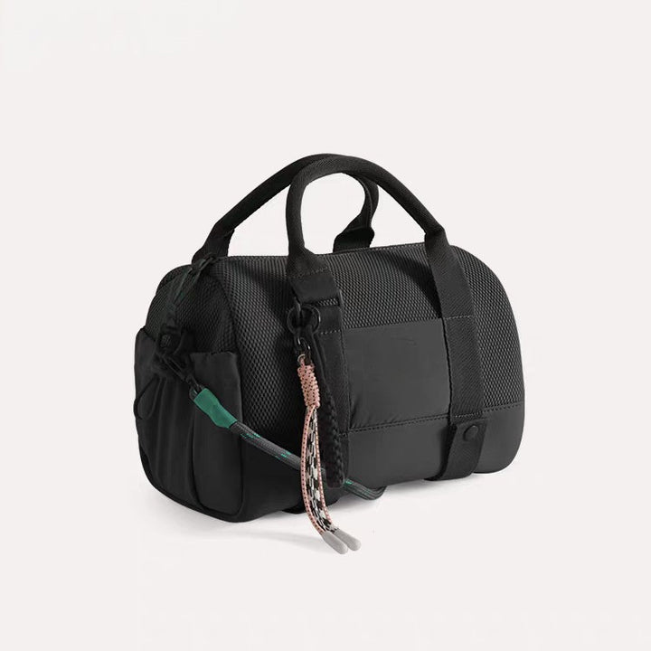 Practical sports bag with mesh structure and removable shoulder strap Stornfield
