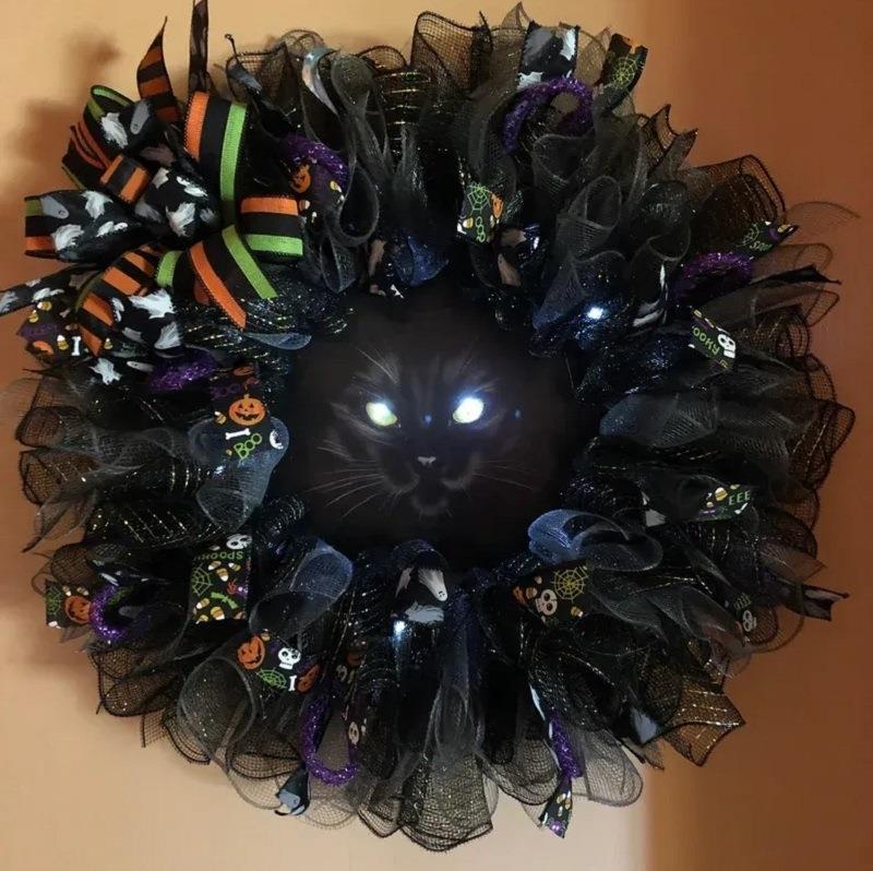 LED Illuminated Halloween Cat Wreath
