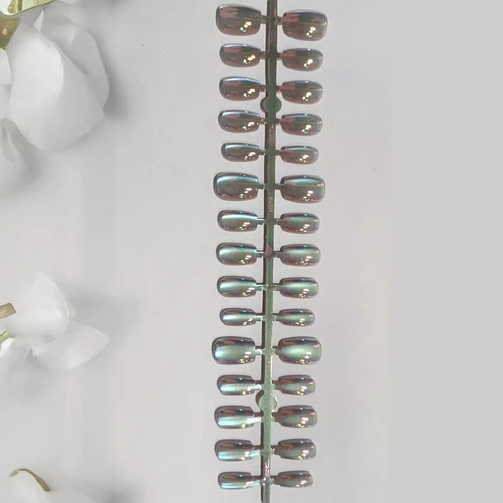 Iridescent Press-On Nail Art Set Stornfield