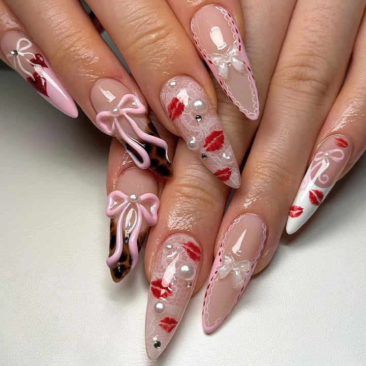 Nail art set with romantic patterns and high-quality embellishments Stornfield