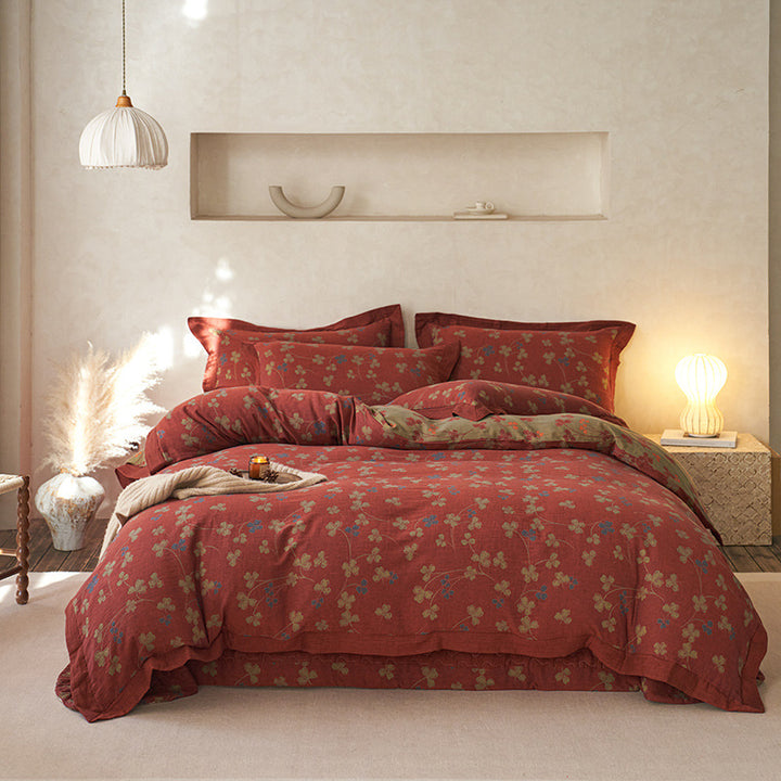 Duvet cover set made of densely woven cotton satin with ornamental jacquard pattern and reversible function