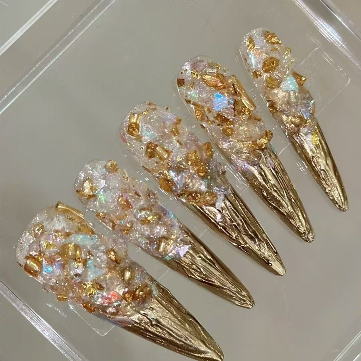 Elegant 3D Gold-Accent Press-On Nail Set Stornfield