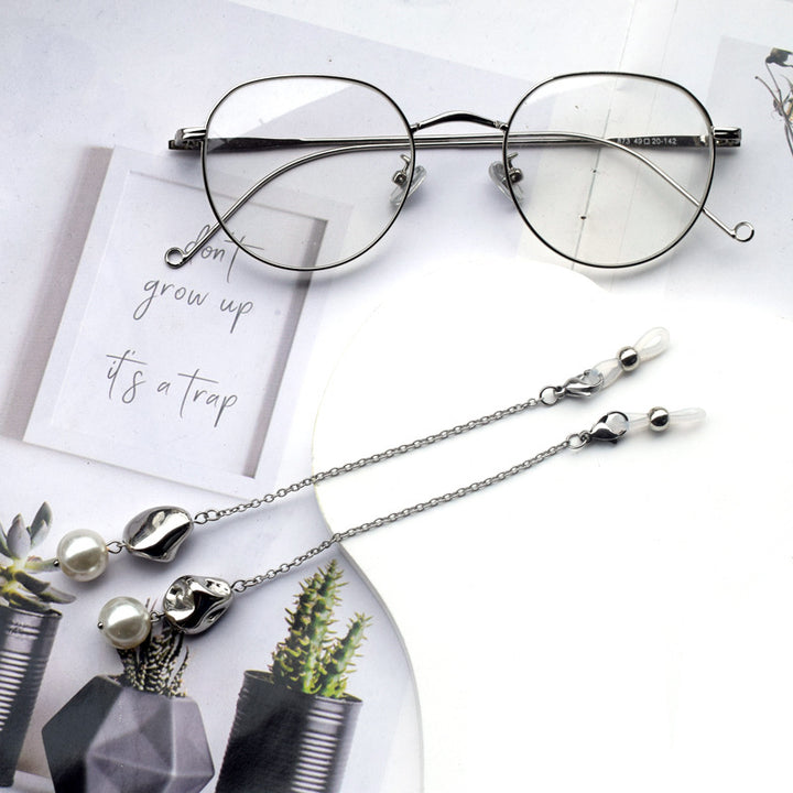 Elegant Eyewear Chain with Pearl Accents Stornfield
