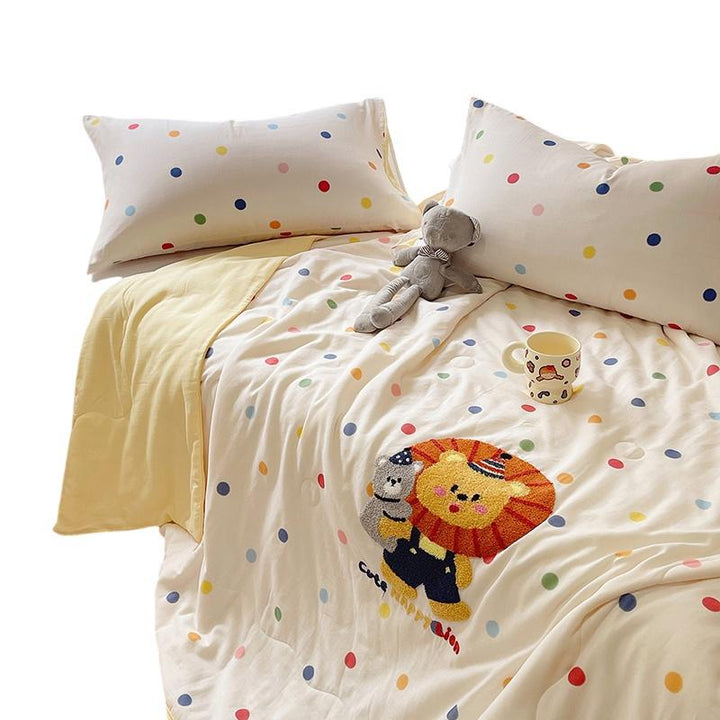 Women's cuddly blanket with cute bear design Stornfield