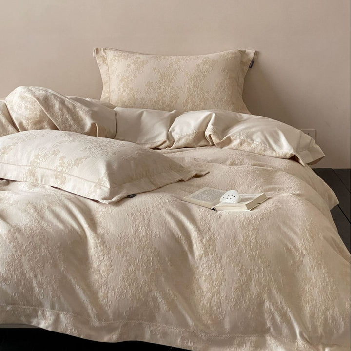 Luxurious bedding set made of cotton jacquard with lace ribbons