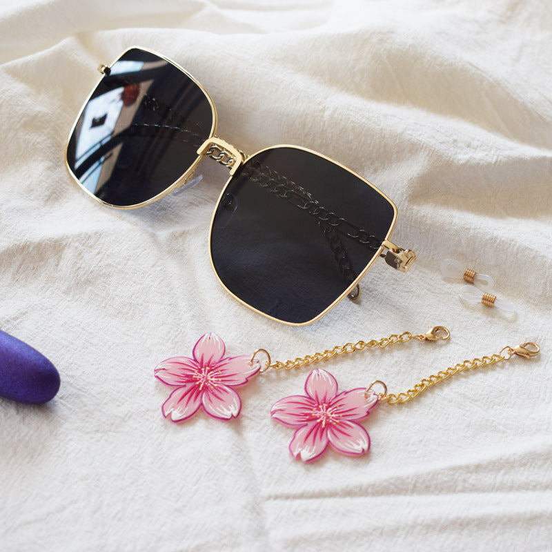 Star-Shaped Eyewear Chain Stornfield