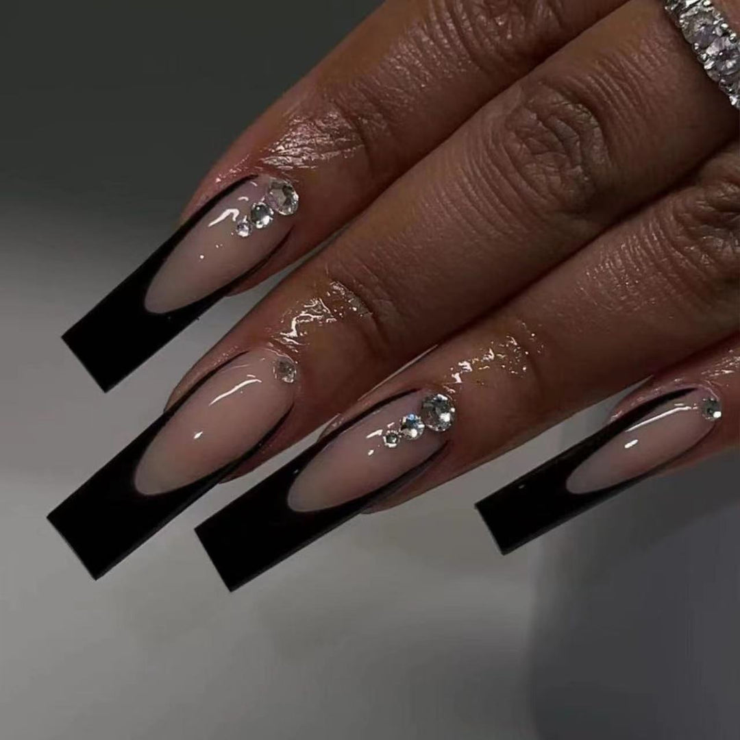 Acrylic nail set with modern glamour and luxurious 3D accents Stornfield