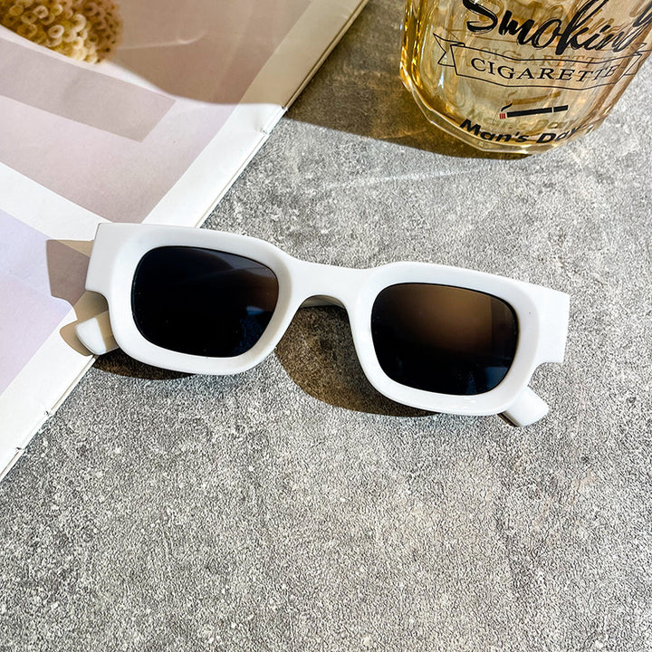 Ladies fashionable sunglasses with a striking design Stornfield