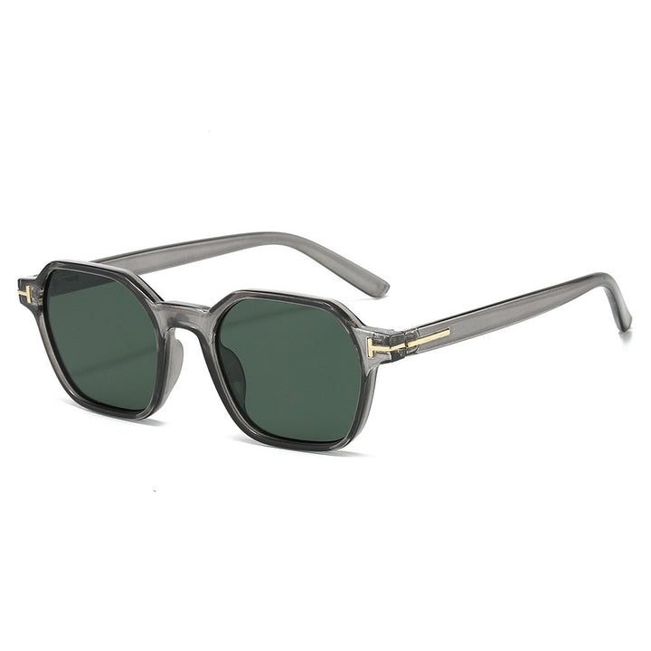 Elegant Wide-Frame Sunglasses Stornfield