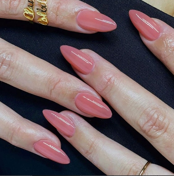 Elegant Almond-Shaped Nail Extensions Stornfield