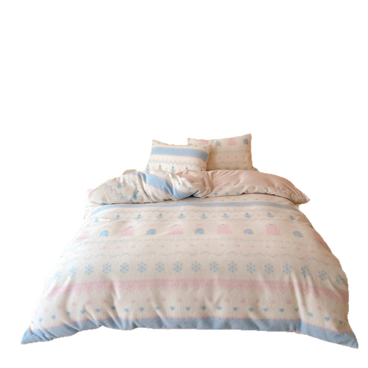 Cozy thermal fleece bedding set with winter motif and reversible side