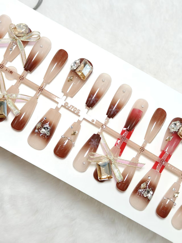 Artificial nails with luxurious design and elegant decorations Stornfield