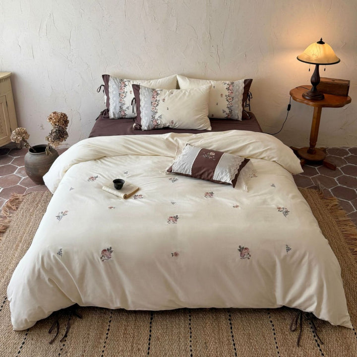 Embroidered Scalloped Lace Duvet Cover Bedding Set with Ruffle-Trim Decorative Pillow