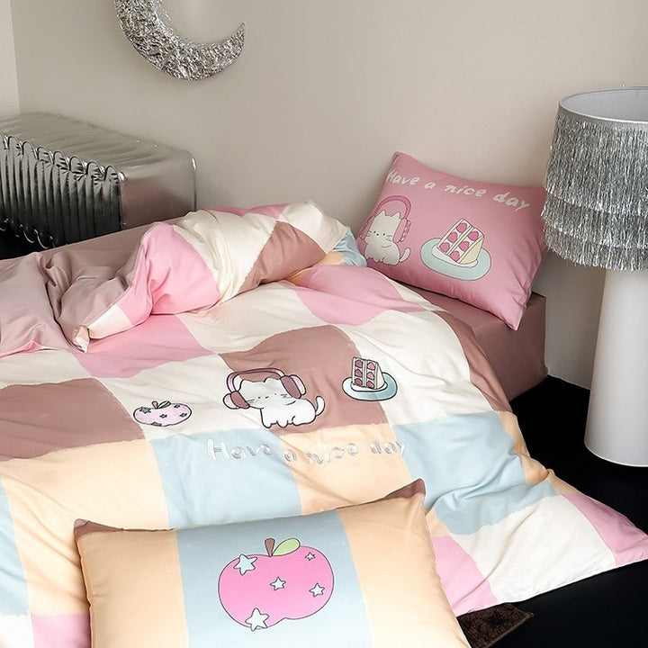Playful bedding set with dessert illustration print