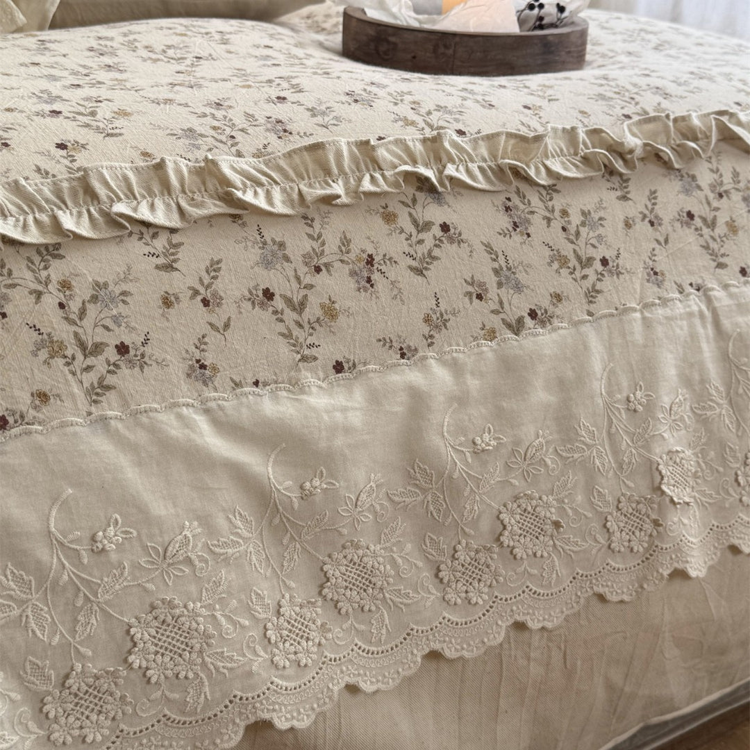 Ruffled Floral Linen-Cotton Duvet Cover Set with Lace Trim