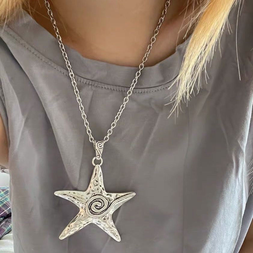 Statement Star Pendant Necklace Stornfield