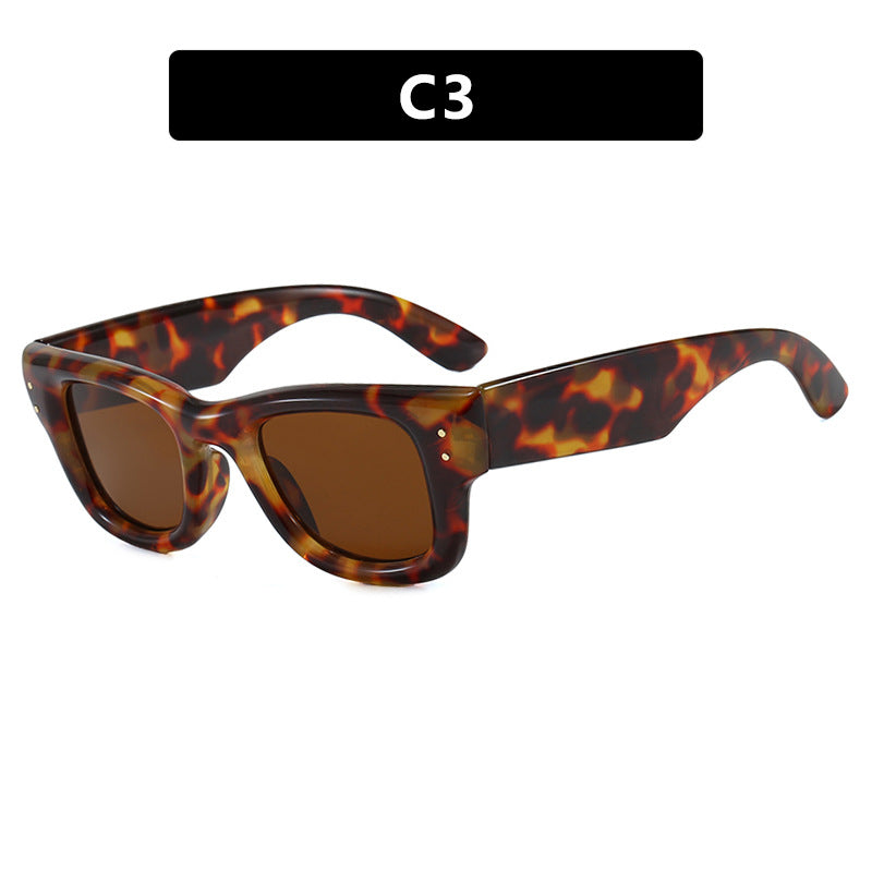 Women's fashionable sunglasses with wide, elegant frame and protective UV filter Stornfield