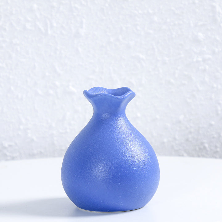Unique Curved Ceramic Flower Vase Stornfeild