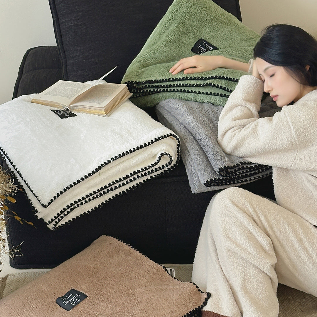 Extra soft microfleece throw blanket with decorative stitching
