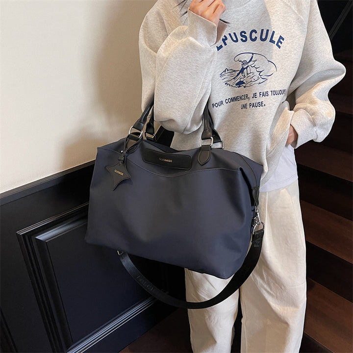 Elegant Travel Bag With Practical Compartments Stornfield