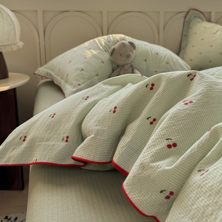 Cherry Blossom Pattern Quilted Bedding Set