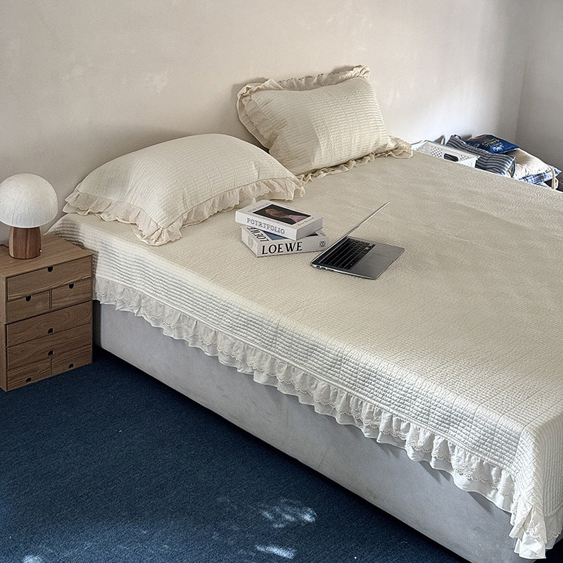 Quilted Reversible Linen-Blend Matelassé Bedspread Set with Ruffled Edge Pillow Shams