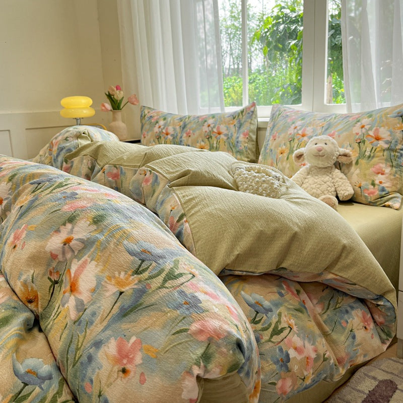Lightweight Decorative Bedding Set