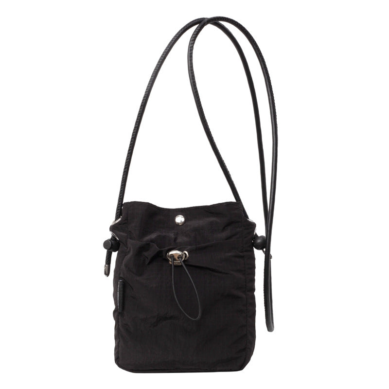 Practical shoulder bag with adjustable carrying system Stornfield