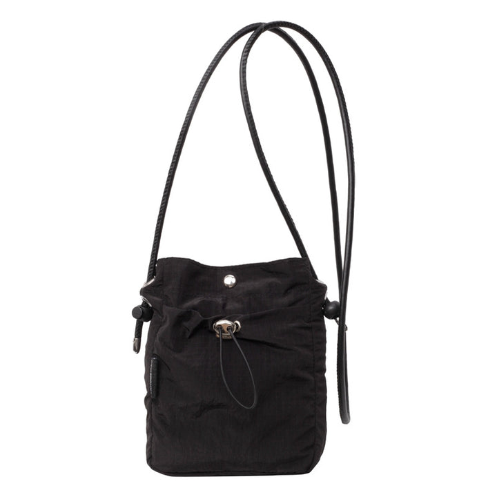 Practical shoulder bag with adjustable carrying system Stornfield